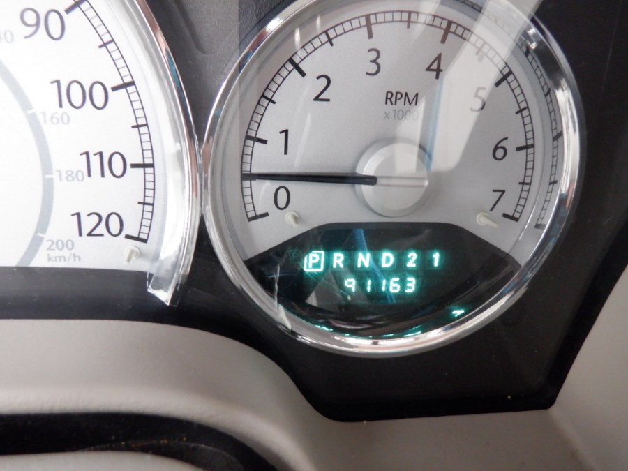 2008 Chrysler Aspen AWD 4dr Limited, available for sale in Milford, Connecticut | Dealertown Auto Wholesalers. Milford, Connecticut 2008 Chrysler Aspen AWD 4dr Limited, available for sale in Milford, Connecticut | Dealertown Auto Wholesalers. Milford, Connecticut