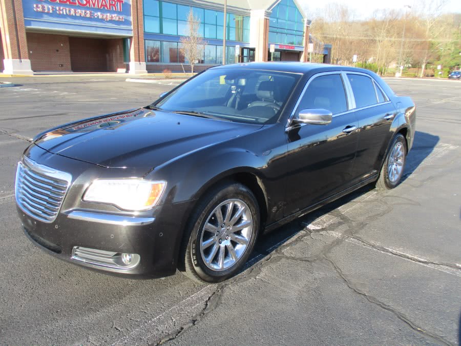 2011 Chrysler 300 4dr Sdn 300C, available for sale in New Britain, Connecticut | Universal Motors LLC. New Britain, Connecticut