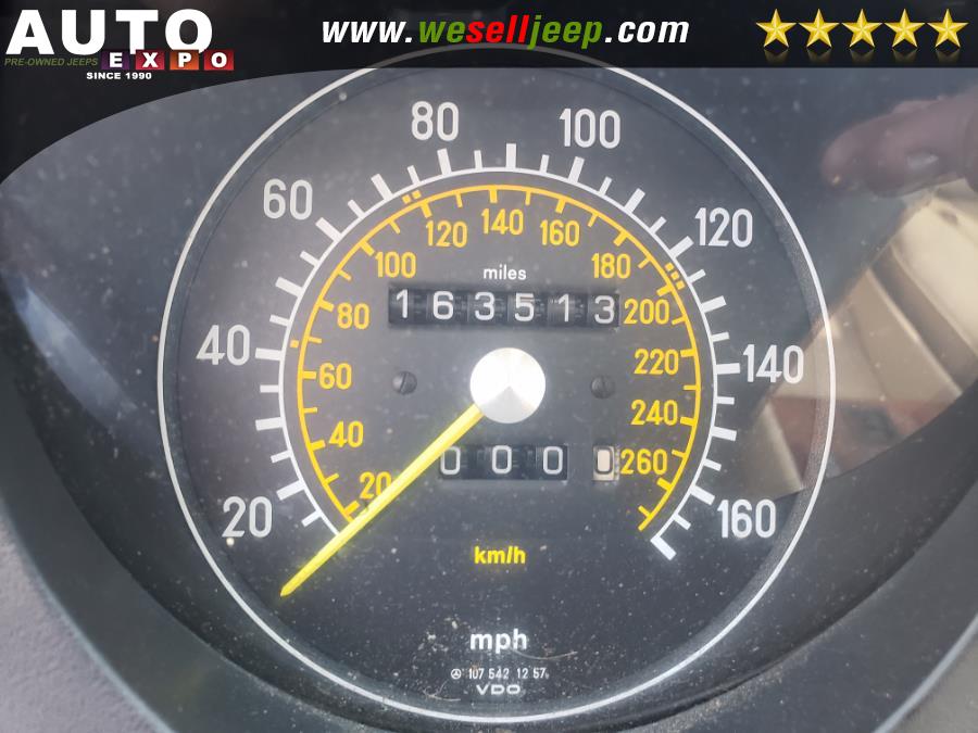 1989 Mercedes-Benz 560 Series 2dr Coupe 560SL Roadster, available for sale in Huntington, New York | Auto Expo. Huntington, New York 1989 Mercedes-Benz 560 Series 2dr Coupe 560SL Roadster, available for sale in Huntington, New York | Auto Expo. Huntington, New York