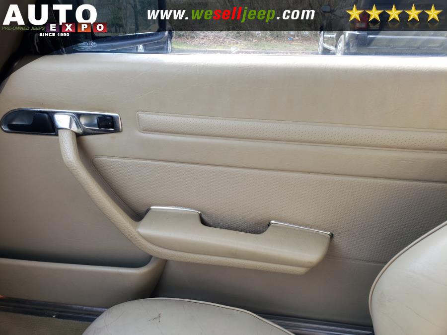 1989 Mercedes-Benz 560 Series 2dr Coupe 560SL Roadster, available for sale in Huntington, New York | Auto Expo. Huntington, New York 1989 Mercedes-Benz 560 Series 2dr Coupe 560SL Roadster, available for sale in Huntington, New York | Auto Expo. Huntington, New York