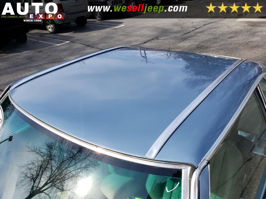 1989 Mercedes-Benz 560 Series 2dr Coupe 560SL Roadster, available for sale in Huntington, New York | Auto Expo. Huntington, New York 1989 Mercedes-Benz 560 Series 2dr Coupe 560SL Roadster, available for sale in Huntington, New York | Auto Expo. Huntington, New York