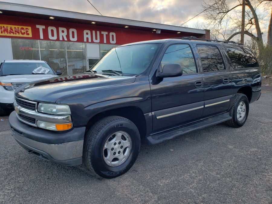 2004 Chevrolet Suburban 4dr 1500 4WD LS Leather, available for sale in East Windsor, Connecticut | Toro Auto. East Windsor, Connecticut