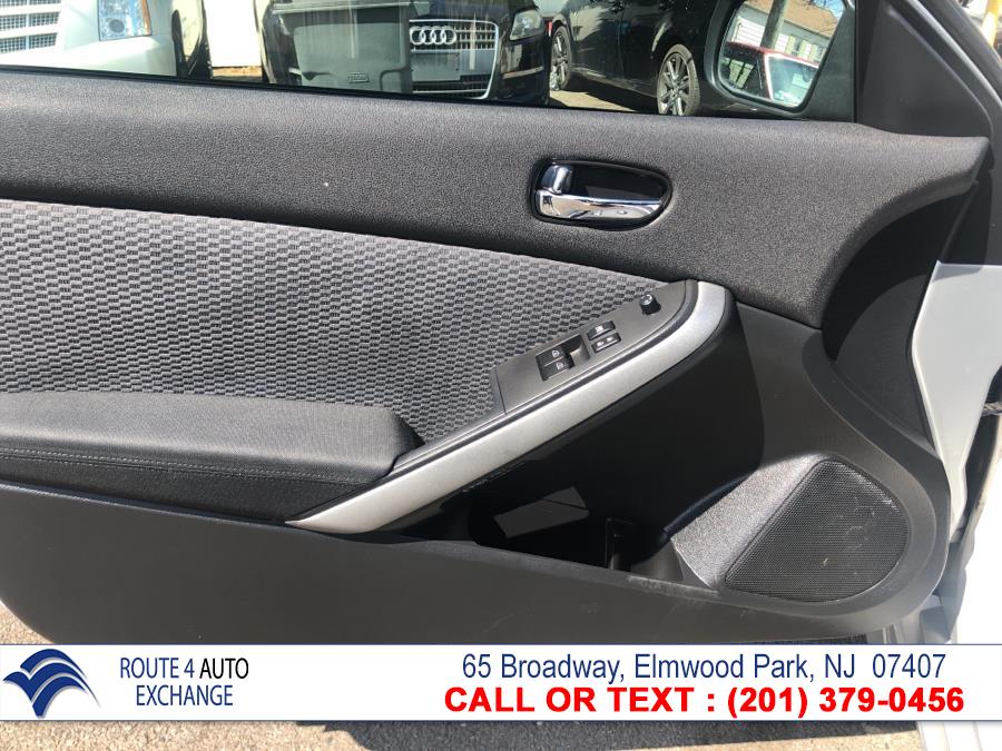 Used Nissan Altima 2dr Cpe I4 CVT 2.5 S 2009 | Route 4 Auto Exchange. Elmwood Park, New Jersey Used Nissan Altima 2dr Cpe I4 CVT 2.5 S 2009 | Route 4 Auto Exchange. Elmwood Park, New Jersey
