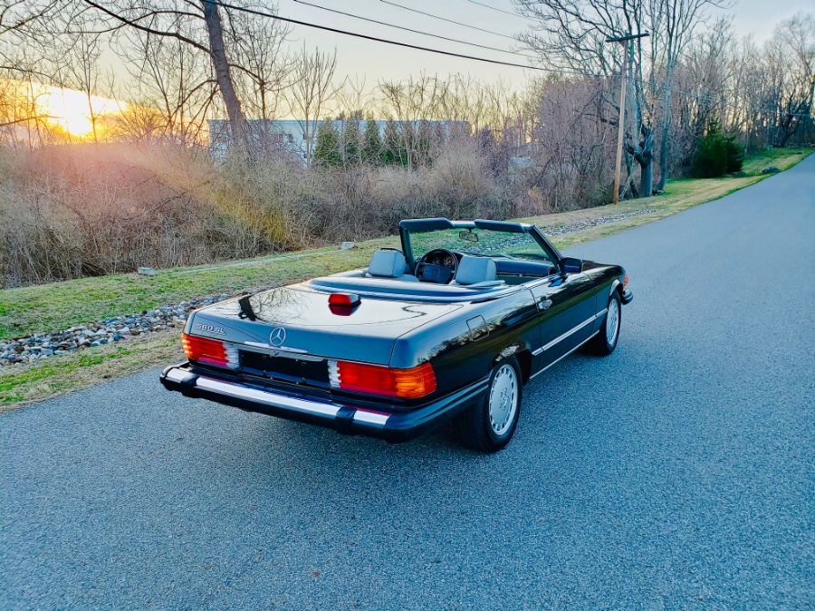 1987 Mercedes-Benz 560 Series 2dr Roadster 560SL, available for sale in North Salem, New York | Meccanic Shop North Inc. North Salem, New York 1987 Mercedes-Benz 560 Series 2dr Roadster 560SL, available for sale in North Salem, New York | Meccanic Shop North Inc. North Salem, New York