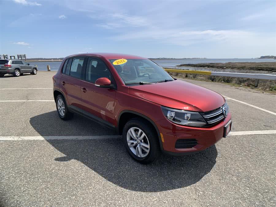 2012 Volkswagen Tiguan 4WD 4dr Auto SE, available for sale in Stratford, Connecticut | Wiz Leasing Inc. Stratford, Connecticut