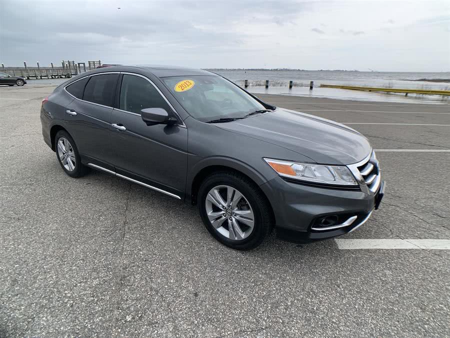 2013 Honda Crosstour 4WD V6 5dr EX-L, available for sale in Stratford, Connecticut | Wiz Leasing Inc. Stratford, Connecticut