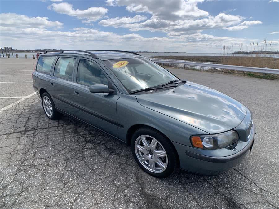 2004 Volvo V70 2.5L Turbo AWD, available for sale in Stratford, Connecticut | Wiz Leasing Inc. Stratford, Connecticut