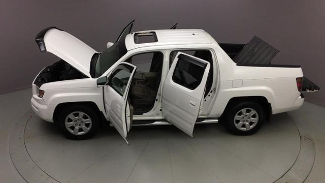 2006 Honda Ridgeline RTL AT with MOONROOF, available for sale in Naugatuck, Connecticut | J&M Automotive Sls&Svc LLC. Naugatuck, Connecticut 2006 Honda Ridgeline RTL AT with MOONROOF, available for sale in Naugatuck, Connecticut | J&M Automotive Sls&Svc LLC. Naugatuck, Connecticut
