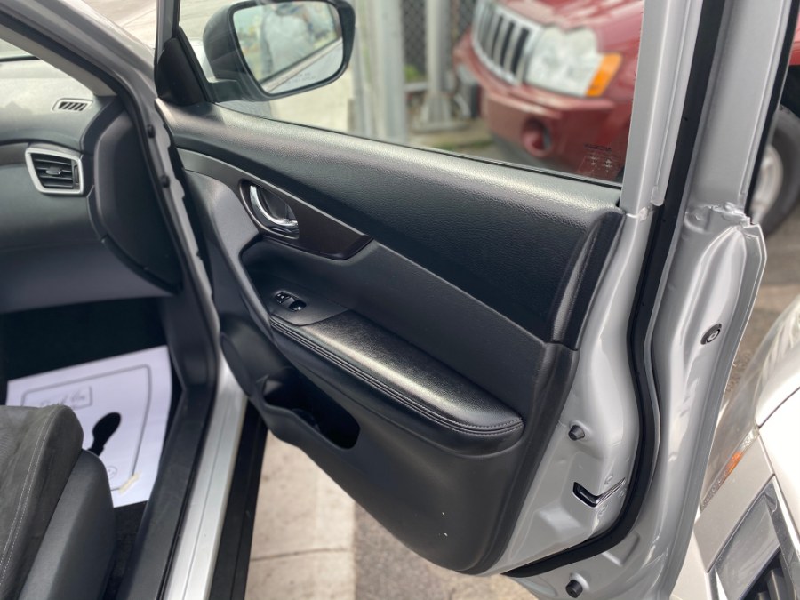 2015 Nissan Rogue AWD 4dr S, available for sale in Middle Village, New York | Middle Village Motors . Middle Village, New York 2015 Nissan Rogue AWD 4dr S, available for sale in Middle Village, New York | Middle Village Motors . Middle Village, New York