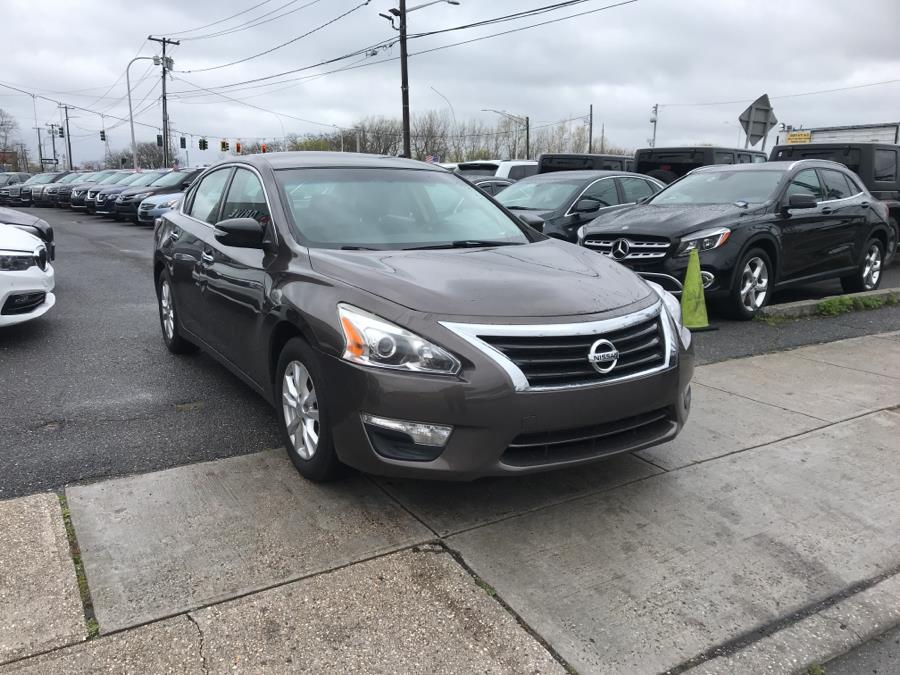 2014 Nissan Altima 4dr Sdn I4 2.5 SV, available for sale in Inwood, New York | 5 Towns Drive. Inwood, New York 2014 Nissan Altima 4dr Sdn I4 2.5 SV, available for sale in Inwood, New York | 5 Towns Drive. Inwood, New York