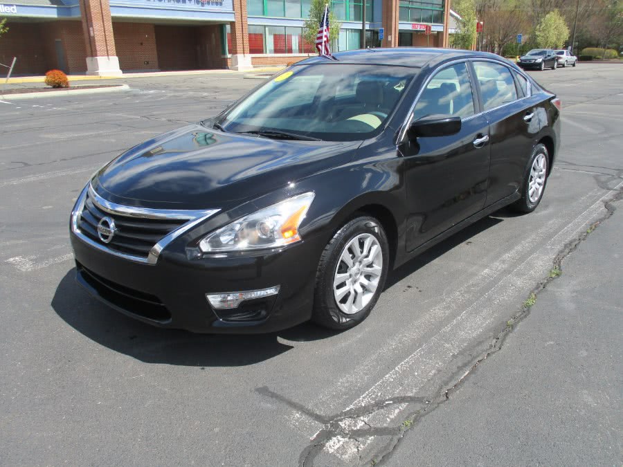 2014 Nissan Altima 4dr Sdn I4 2.5 S, available for sale in New Britain, Connecticut | Universal Motors LLC. New Britain, Connecticut