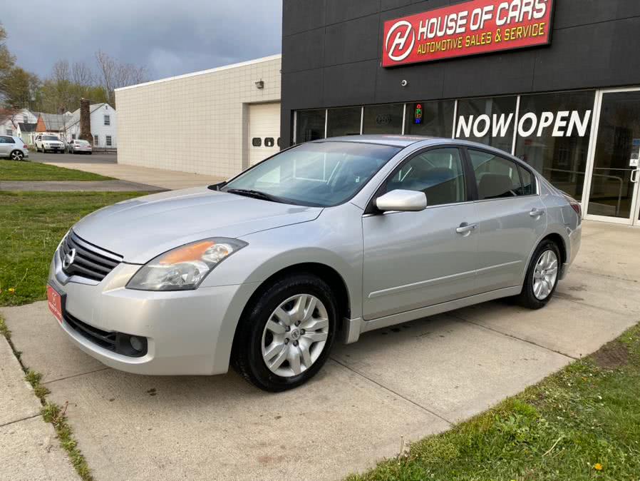 2009 Nissan Altima 4dr Sdn I4 CVT 2.5 SL, available for sale in Meriden, Connecticut | House of Cars CT. Meriden, Connecticut