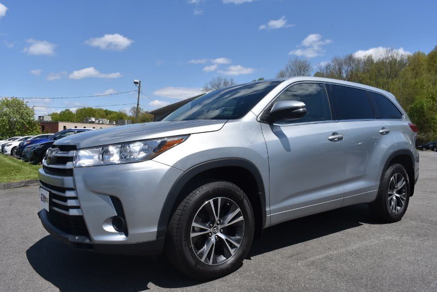 2017 Toyota Highlander LE V6 AWD (Natl), available for sale in Berlin, Connecticut | Tru Auto Mall. Berlin, Connecticut