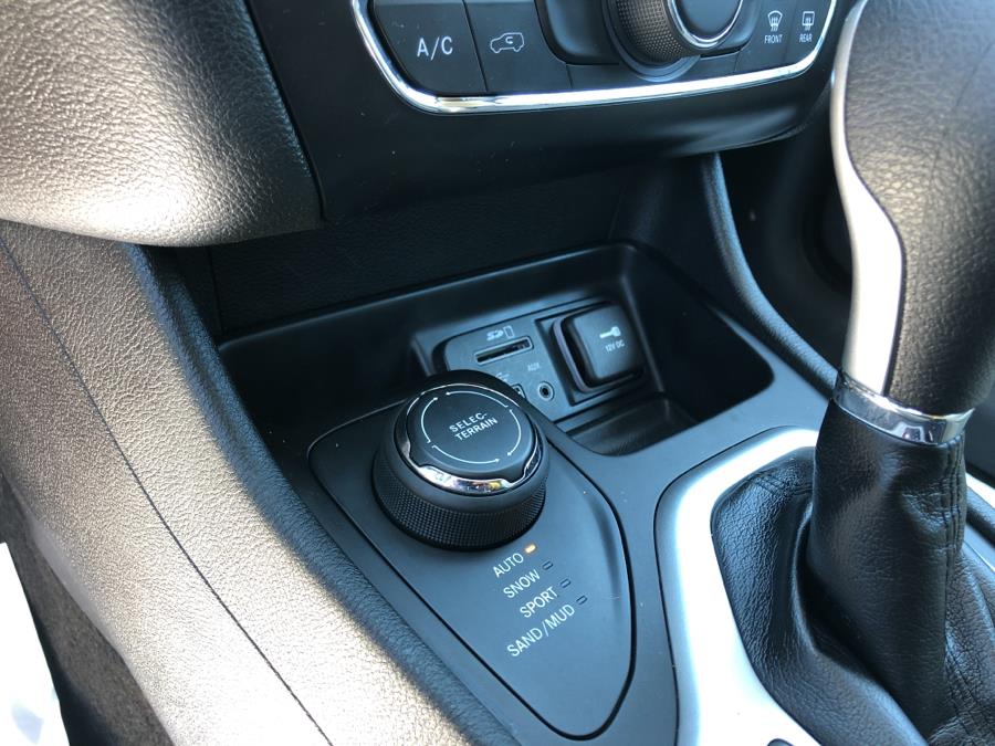 2015 Jeep Cherokee 4WD 4dr Latitude, available for sale in Lodi, New Jersey | Route 46 Auto Sales Inc. Lodi, New Jersey 2015 Jeep Cherokee 4WD 4dr Latitude, available for sale in Lodi, New Jersey | Route 46 Auto Sales Inc. Lodi, New Jersey