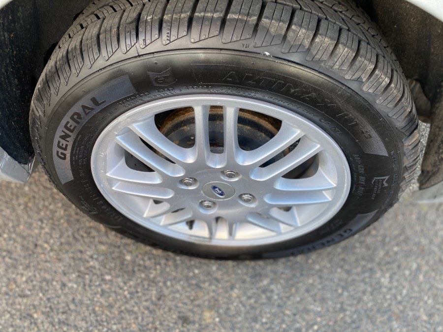 2011 Ford Focus 4dr Sdn SE, available for sale in Middle Village, New York | Middle Village Motors . Middle Village, New York 2011 Ford Focus 4dr Sdn SE, available for sale in Middle Village, New York | Middle Village Motors . Middle Village, New York
