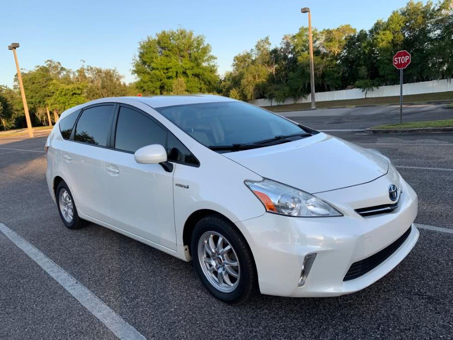 2013 Toyota Prius v 5dr Wgn Two (Natl), available for sale in Longwood, Florida | Majestic Autos Inc.. Longwood, Florida