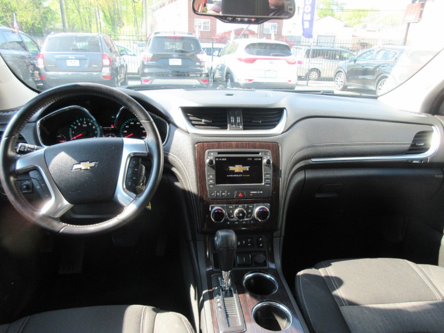 2017 Chevrolet Traverse AWD 4dr LT w/2LT, available for sale in Linden, New Jersey | Route 27 Auto Mall. Linden, New Jersey 2017 Chevrolet Traverse AWD 4dr LT w/2LT, available for sale in Linden, New Jersey | Route 27 Auto Mall. Linden, New Jersey
