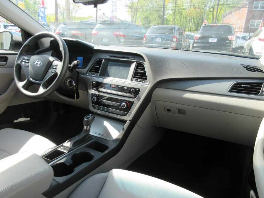 2016 Hyundai Sonata 4dr Sdn 2.4L SE, available for sale in Linden, New Jersey | Route 27 Auto Mall. Linden, New Jersey 2016 Hyundai Sonata 4dr Sdn 2.4L SE, available for sale in Linden, New Jersey | Route 27 Auto Mall. Linden, New Jersey