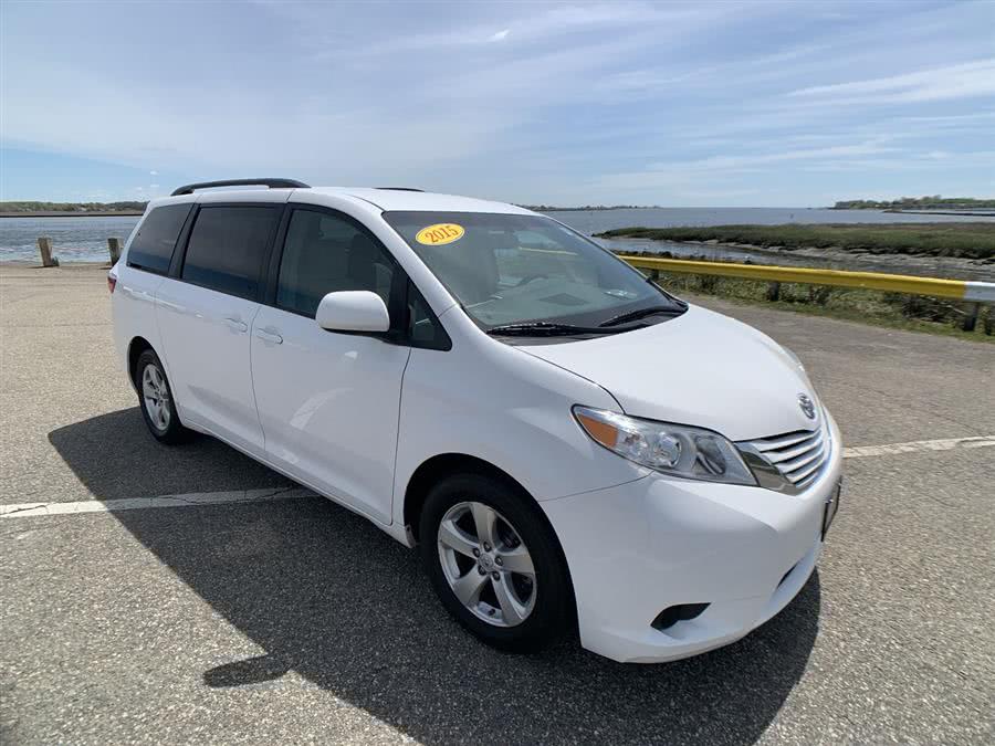 2015 Toyota Sienna 5dr 7-Pass Van LE FWD Mobility (Natl), available for sale in Stratford, Connecticut | Wiz Leasing Inc. Stratford, Connecticut