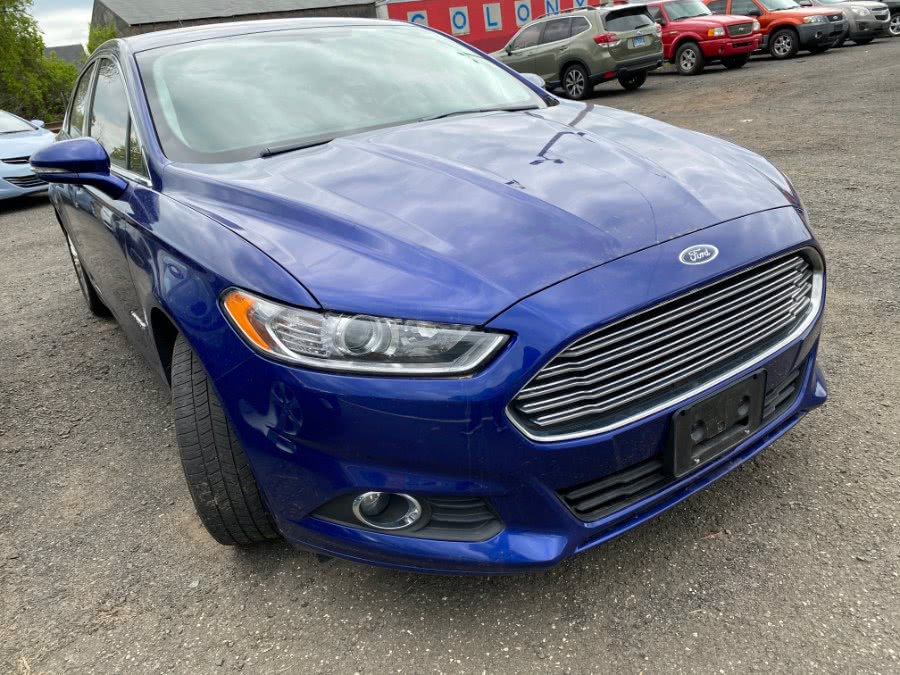 2016 Ford Fusion 4dr Sdn SE Hybrid FWD, available for sale in Wallingford, Connecticut | Wallingford Auto Center LLC. Wallingford, Connecticut