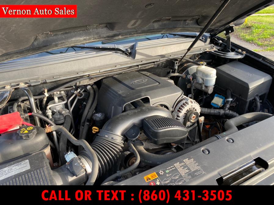 2011 GMC Yukon XL SLT 4WD 4dr 1500 SLT, available for sale in Manchester, Connecticut | Vernon Auto Sale & Service. Manchester, Connecticut 2011 GMC Yukon XL SLT 4WD 4dr 1500 SLT, available for sale in Manchester, Connecticut | Vernon Auto Sale & Service. Manchester, Connecticut