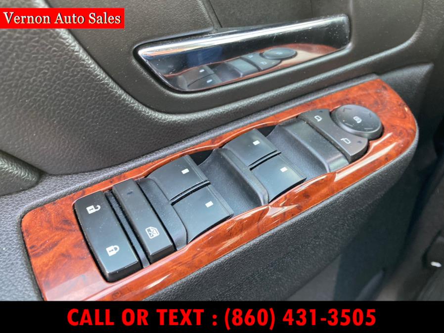 2011 GMC Yukon XL SLT 4WD 4dr 1500 SLT, available for sale in Manchester, Connecticut | Vernon Auto Sale & Service. Manchester, Connecticut 2011 GMC Yukon XL SLT 4WD 4dr 1500 SLT, available for sale in Manchester, Connecticut | Vernon Auto Sale & Service. Manchester, Connecticut