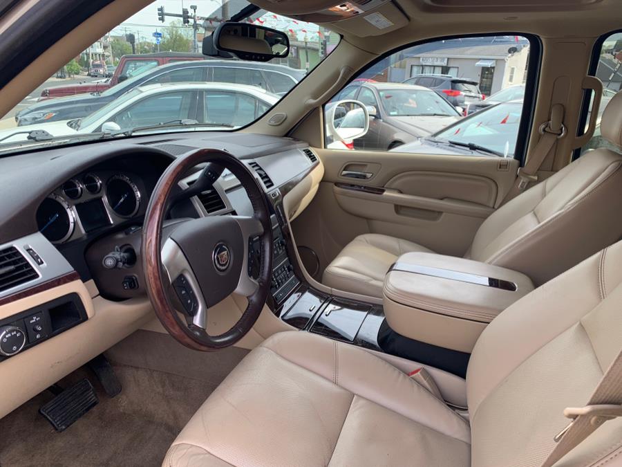 2011 Cadillac Escalade AWD 4dr Premium, available for sale in Bridgeport, Connecticut | CT Auto. Bridgeport, Connecticut 2011 Cadillac Escalade AWD 4dr Premium, available for sale in Bridgeport, Connecticut | CT Auto. Bridgeport, Connecticut