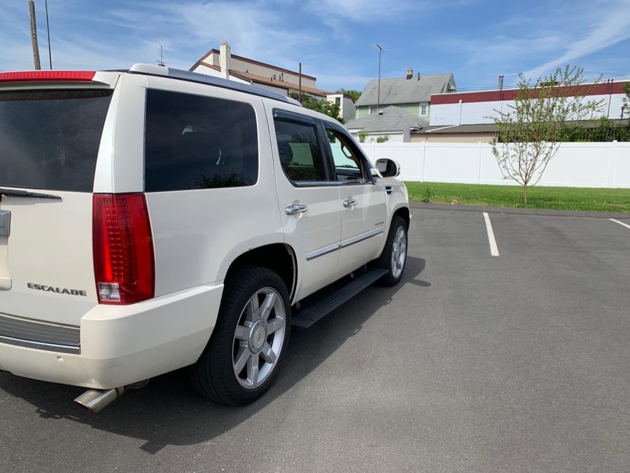 2011 Cadillac Escalade AWD 4dr Premium, available for sale in Bridgeport, Connecticut | CT Auto. Bridgeport, Connecticut 2011 Cadillac Escalade AWD 4dr Premium, available for sale in Bridgeport, Connecticut | CT Auto. Bridgeport, Connecticut
