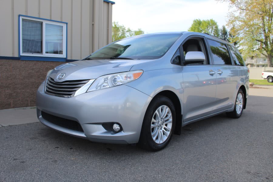 2013 Toyota Sienna 5dr 8-Pass Van V6 XLE FWD, available for sale in East Windsor, Connecticut | Century Auto And Truck. East Windsor, Connecticut