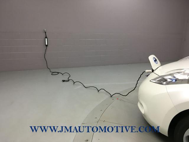 2014 Nissan Leaf 4dr HB SV, available for sale in Naugatuck, Connecticut | J&M Automotive Sls&Svc LLC. Naugatuck, Connecticut 2014 Nissan Leaf 4dr HB SV, available for sale in Naugatuck, Connecticut | J&M Automotive Sls&Svc LLC. Naugatuck, Connecticut