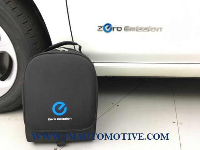 2014 Nissan Leaf 4dr HB SV, available for sale in Naugatuck, Connecticut | J&M Automotive Sls&Svc LLC. Naugatuck, Connecticut 2014 Nissan Leaf 4dr HB SV, available for sale in Naugatuck, Connecticut | J&M Automotive Sls&Svc LLC. Naugatuck, Connecticut