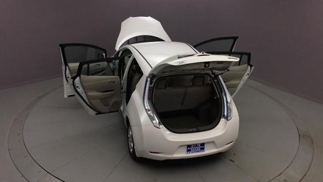 2014 Nissan Leaf 4dr HB SV, available for sale in Naugatuck, Connecticut | J&M Automotive Sls&Svc LLC. Naugatuck, Connecticut 2014 Nissan Leaf 4dr HB SV, available for sale in Naugatuck, Connecticut | J&M Automotive Sls&Svc LLC. Naugatuck, Connecticut
