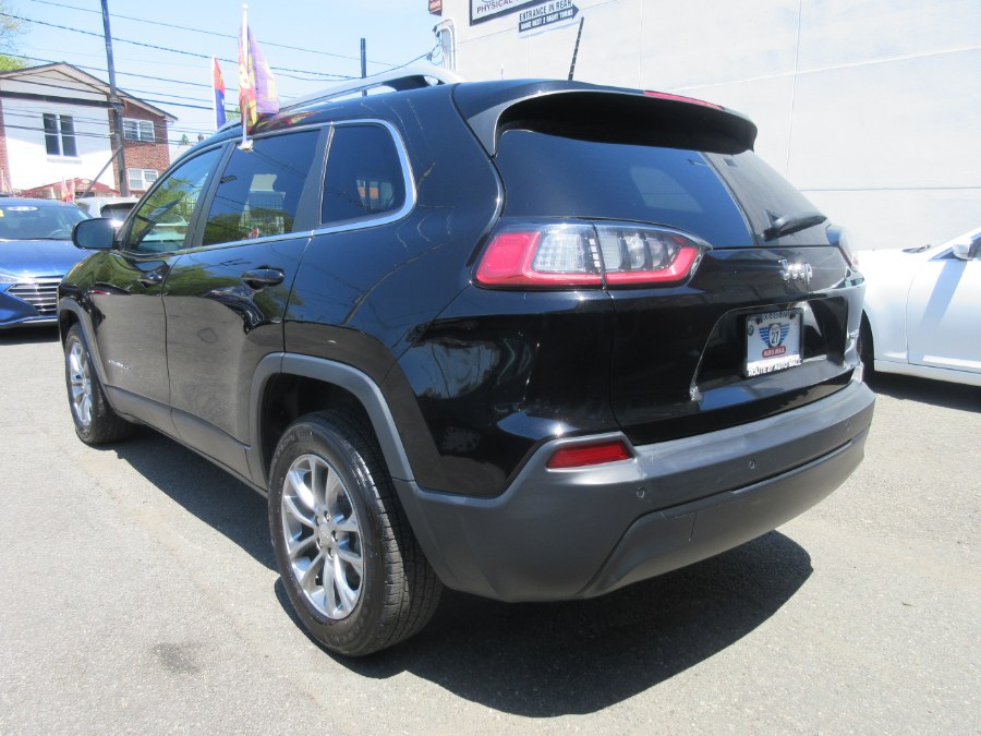 2019 Jeep Cherokee Latitude Plus FWD photo