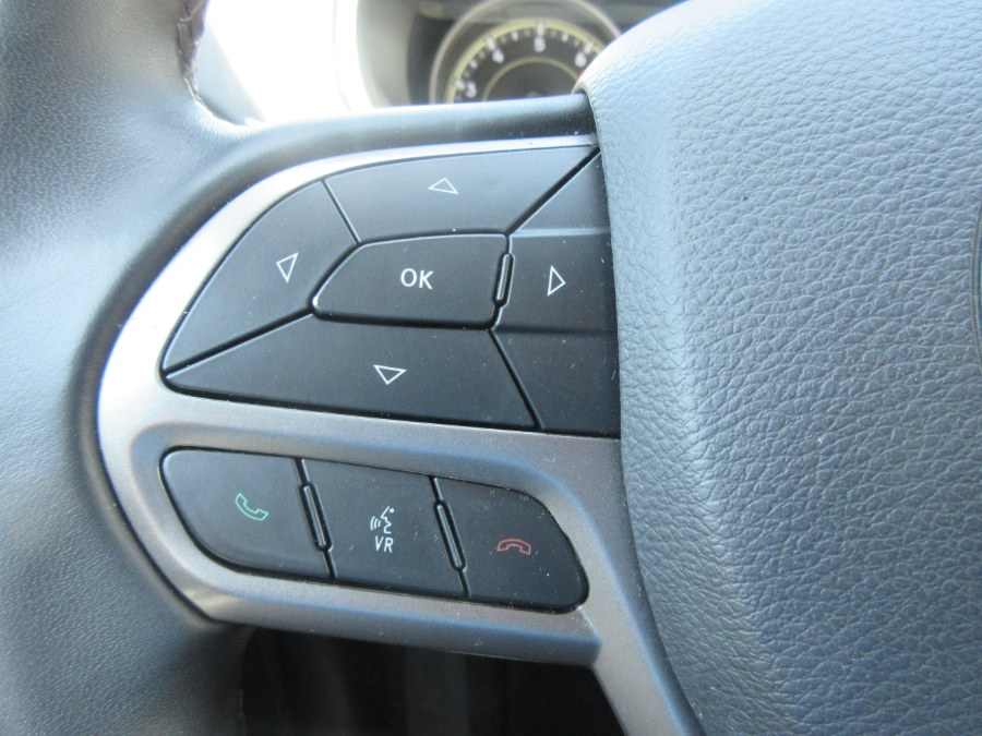 2019 Jeep Cherokee Latitude Plus FWD photo