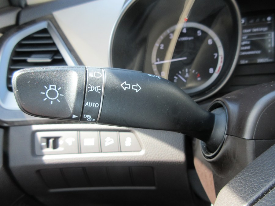 2018 Hyundai Santa Fe Sport 2.4L Auto photo