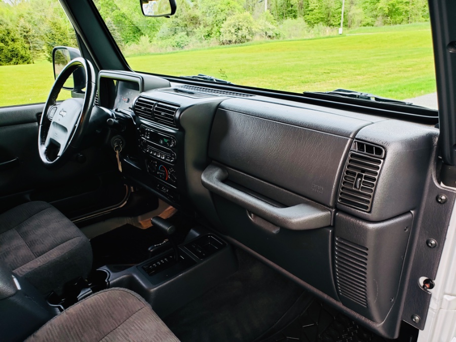 2004 Jeep Wrangler 2dr Sport, available for sale in North Salem, New York | Meccanic Shop North Inc. North Salem, New York 2004 Jeep Wrangler 2dr Sport, available for sale in North Salem, New York | Meccanic Shop North Inc. North Salem, New York