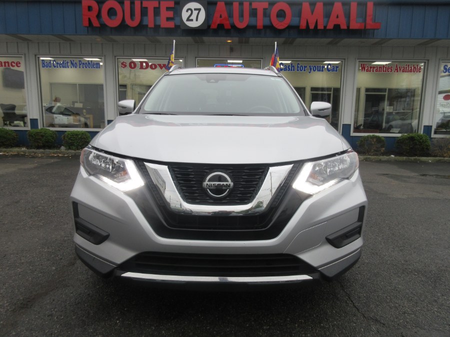 The 2019 Nissan Rogue FWD SV