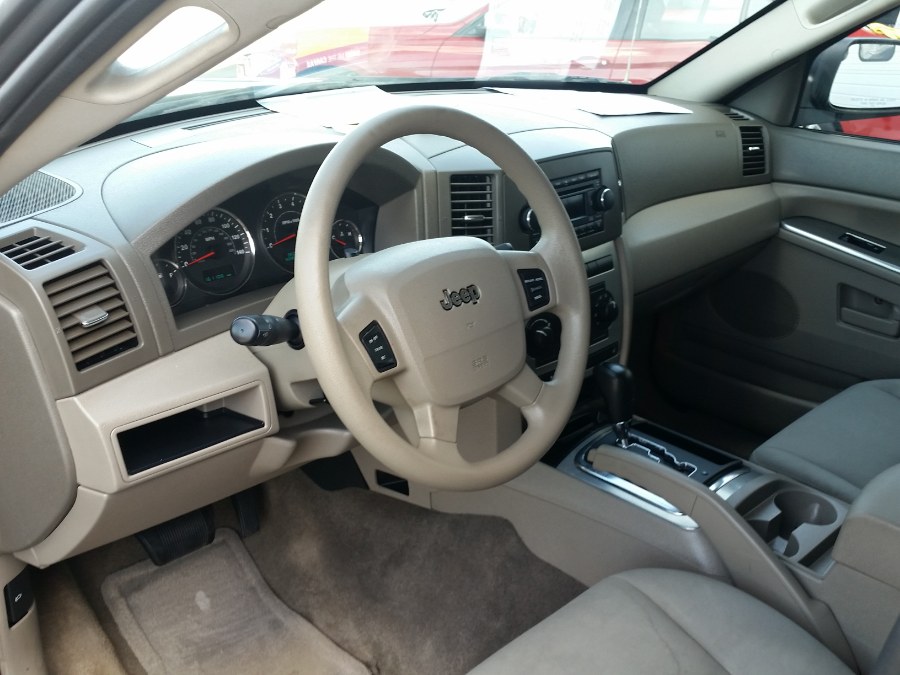 2006 Jeep Grand Cherokee 4dr Laredo 4WD, available for sale in Berlin, Connecticut | Action Automotive. Berlin, Connecticut 2006 Jeep Grand Cherokee 4dr Laredo 4WD, available for sale in Berlin, Connecticut | Action Automotive. Berlin, Connecticut