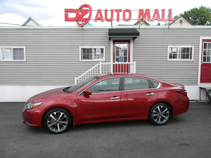 2017 Nissan Altima 2.5 SR Sedan, available for sale in Paterson, New Jersey | DZ Automall. Paterson, New Jersey