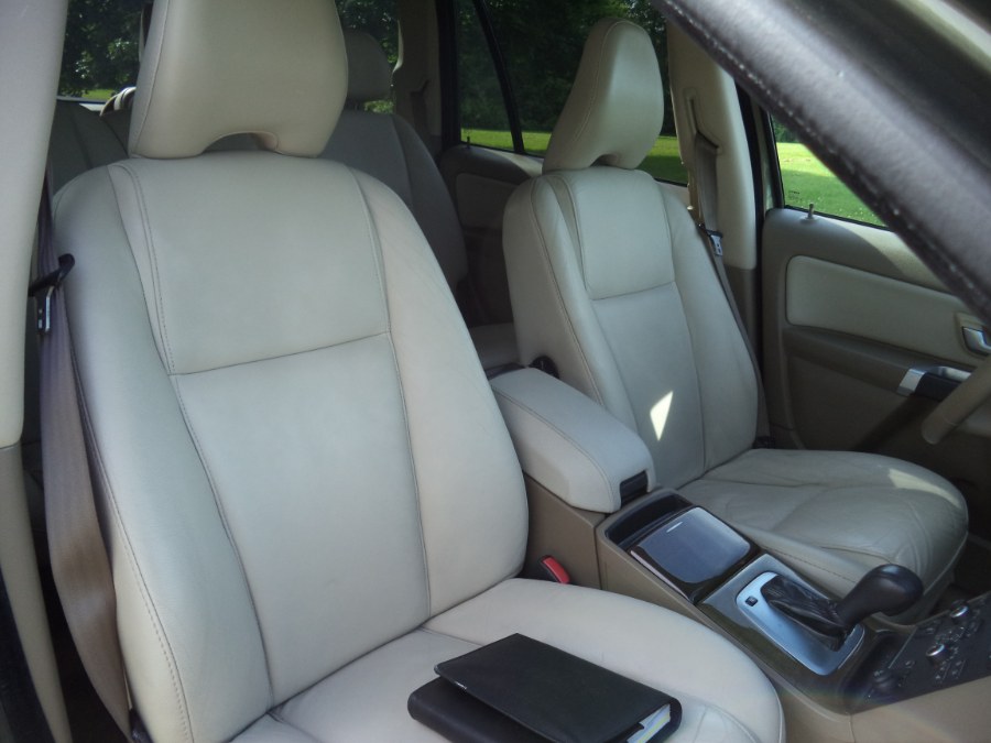 2010 Volvo XC90 3.2AWD, available for sale in Berlin, Connecticut | International Motorcars llc. Berlin, Connecticut 2010 Volvo XC90 3.2AWD, available for sale in Berlin, Connecticut | International Motorcars llc. Berlin, Connecticut