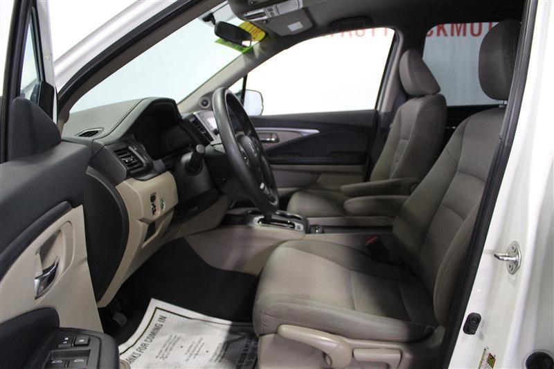 2017 Honda Ridgeline RTS, available for sale in Paterson, New Jersey | Fast Track Motors. Paterson, New Jersey 2017 Honda Ridgeline RTS, available for sale in Paterson, New Jersey | Fast Track Motors. Paterson, New Jersey