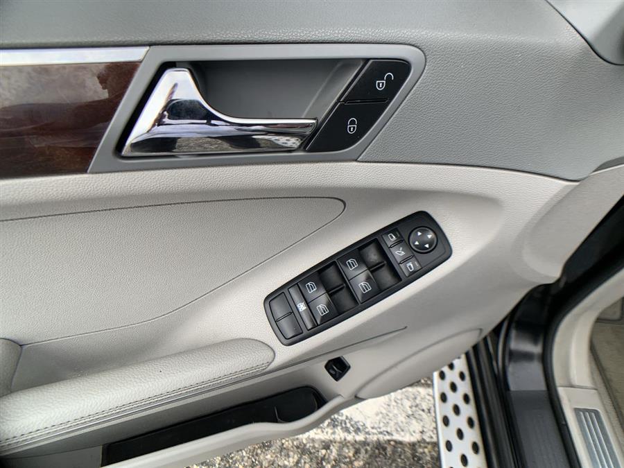2008 Mercedes-Benz M-Class 4MATIC 4dr 5.5L, available for sale in Stratford, Connecticut | Wiz Leasing Inc. Stratford, Connecticut 2008 Mercedes-Benz M-Class 4MATIC 4dr 5.5L, available for sale in Stratford, Connecticut | Wiz Leasing Inc. Stratford, Connecticut