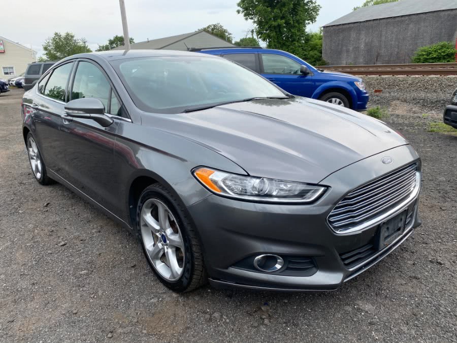 2014 Ford Fusion 4dr Sdn SE FWD, available for sale in Wallingford, Connecticut | Wallingford Auto Center LLC. Wallingford, Connecticut