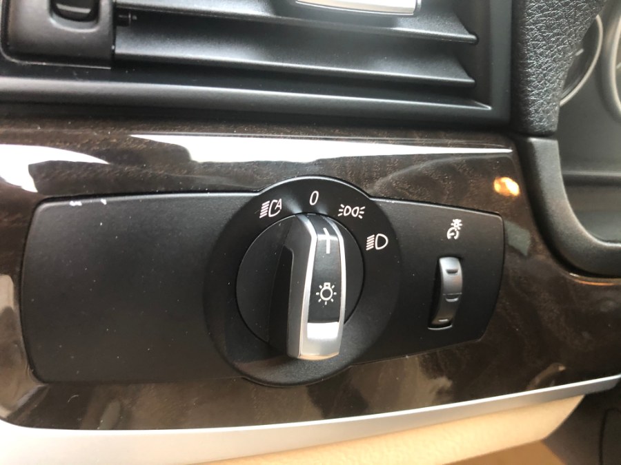 2014 BMW 5 Series 4dr Sdn 528i xDrive AWD, available for sale in Bristol, Connecticut | Bristol Auto Center LLC. Bristol, Connecticut 2014 BMW 5 Series 4dr Sdn 528i xDrive AWD, available for sale in Bristol, Connecticut | Bristol Auto Center LLC. Bristol, Connecticut