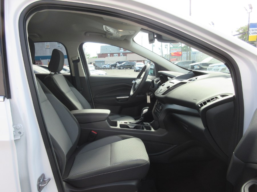 2018 Ford Escape SE FWD, available for sale in Linden, New Jersey | Route 27 Auto Mall. Linden, New Jersey 2018 Ford Escape SE FWD, available for sale in Linden, New Jersey | Route 27 Auto Mall. Linden, New Jersey