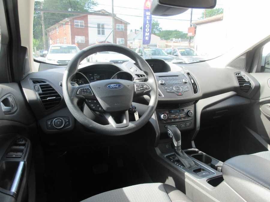 2018 Ford Escape SE FWD, available for sale in Linden, New Jersey | Route 27 Auto Mall. Linden, New Jersey 2018 Ford Escape SE FWD, available for sale in Linden, New Jersey | Route 27 Auto Mall. Linden, New Jersey