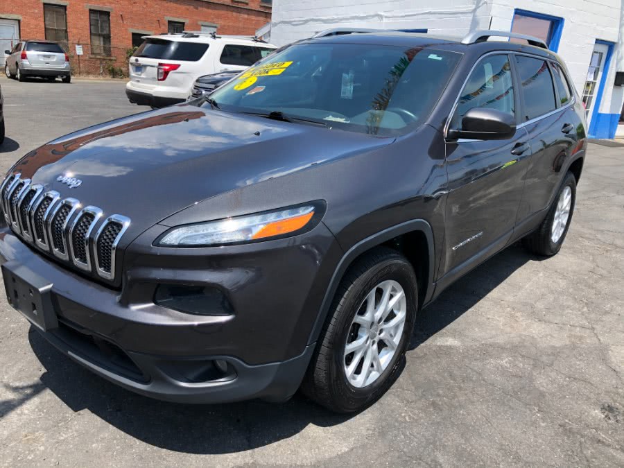 2016 Jeep Cherokee 4WD 4dr Latitude, available for sale in Bridgeport, Connecticut | Affordable Motors Inc. Bridgeport, Connecticut