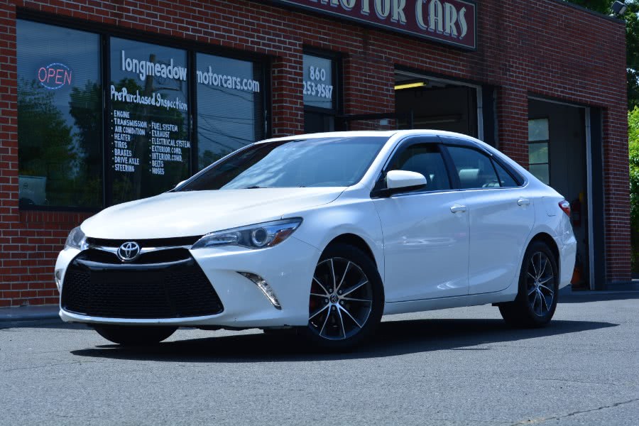 Used Toyota Camry 4dr Sdn I4 Auto LE (Natl) 2015 | Longmeadow Motor Cars. ENFIELD, Connecticut