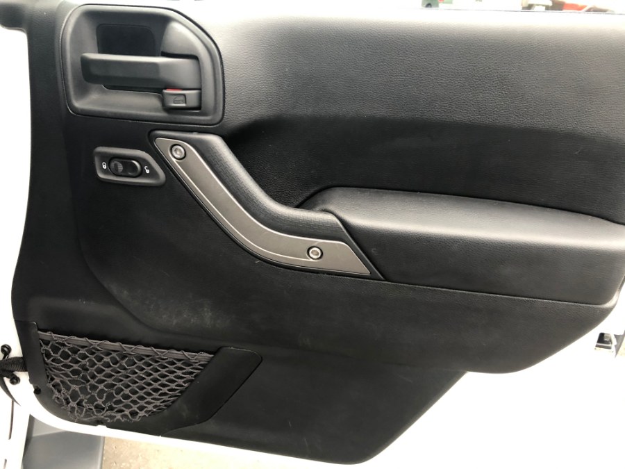 2014 Jeep Wrangler Unlimited 4WD 4dr Willys Wheeler, available for sale in Bristol, Connecticut | Bristol Auto Center LLC. Bristol, Connecticut 2014 Jeep Wrangler Unlimited 4WD 4dr Willys Wheeler, available for sale in Bristol, Connecticut | Bristol Auto Center LLC. Bristol, Connecticut