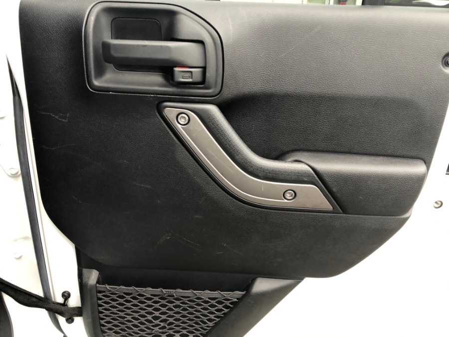 2014 Jeep Wrangler Unlimited 4WD 4dr Willys Wheeler, available for sale in Bristol, Connecticut | Bristol Auto Center LLC. Bristol, Connecticut 2014 Jeep Wrangler Unlimited 4WD 4dr Willys Wheeler, available for sale in Bristol, Connecticut | Bristol Auto Center LLC. Bristol, Connecticut